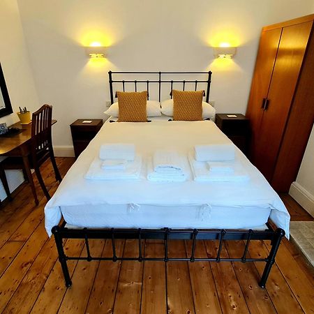 Newberry Wood Guesthouse Ильфракомб Экстерьер фото