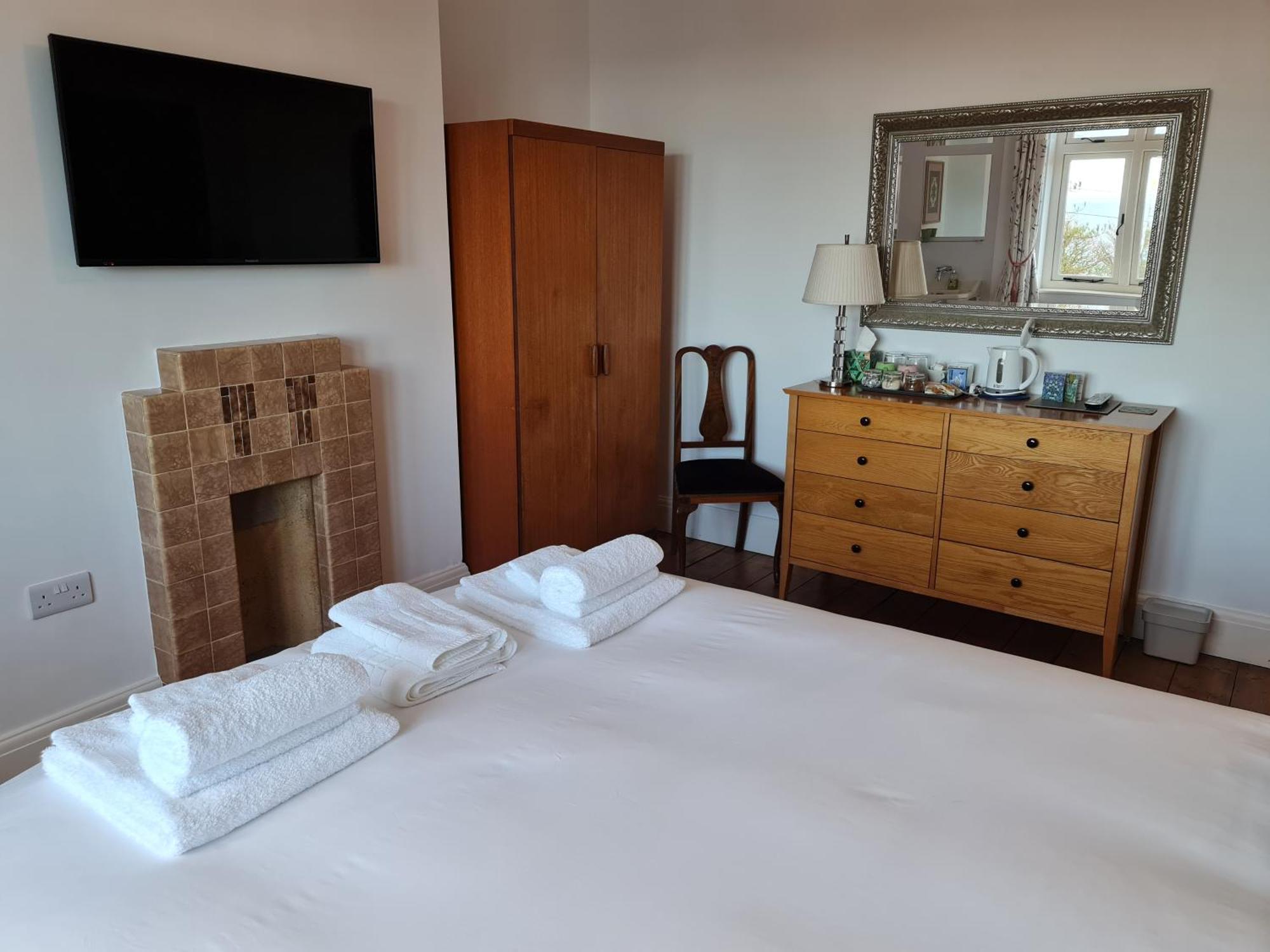 Newberry Wood Guesthouse Ильфракомб Номер фото